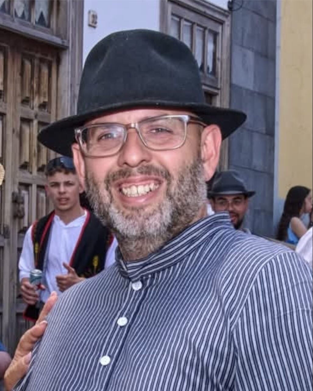 Hoy es el cumple de nuestro compañero Jony

Muchas Felicidades y que pases un gran día! 🎂🎶🙂

#tradición #folclore #guarache #compañeros #amistad #unidosporelfolclore