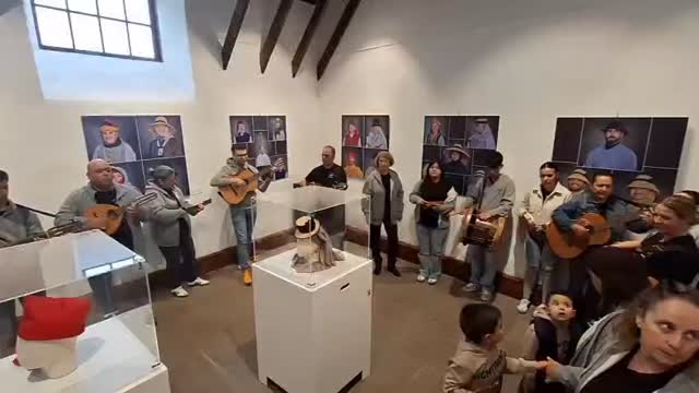 Inauguración de la exposición Los Tocados en la Indumentaria tradicional de Canarias.
 
Les esperamos. Sala Inocencio Rodríguez Guanche de la Casa de la Cultura de Tacoronte 

Acceso libre. Horario de visitas: de lunes a viernes, de 08.00 a 14.00 y de 16.00 a 20.00 horas. Sábados de 09.00 a 13.00 horas.
 
Este evento forma parte de la Agenda Cultural mensual del Área de Cultura del Excmo. Ayuntamiento de la Ciudad de Tacoronte, que dirige la alcaldesa María Sandra Izquierdo Fernández

Tacoronte es Folclore, Tacoronte es Tradición, Tacoronte es Cultura ☺️🎶🇮🇨 
#Cultura #ApoyoCultural #tradición #folclore #unidosporelfolclore @afc_guarache @beatriz_foto @tacoronteayuntamiento