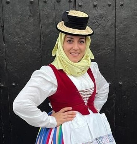 Hoy es el cumple de nuestra compañera Desi

Muchas Felicidades y que pases un gran día! 🎂🎶🙂

#tradición #folclore #guarache #compañeros #amistad #unidosporelfolclore