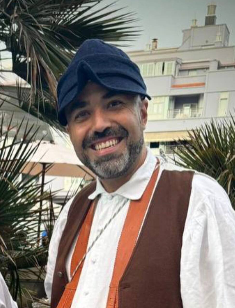 Hoy es el cumple de nuestro compañero Jaime

Muchas Felicidades y que pases un gran día! 🎂🎶🙂

#tradición #folclore #guarache #compañeros #amistad #unidosporelfolclore