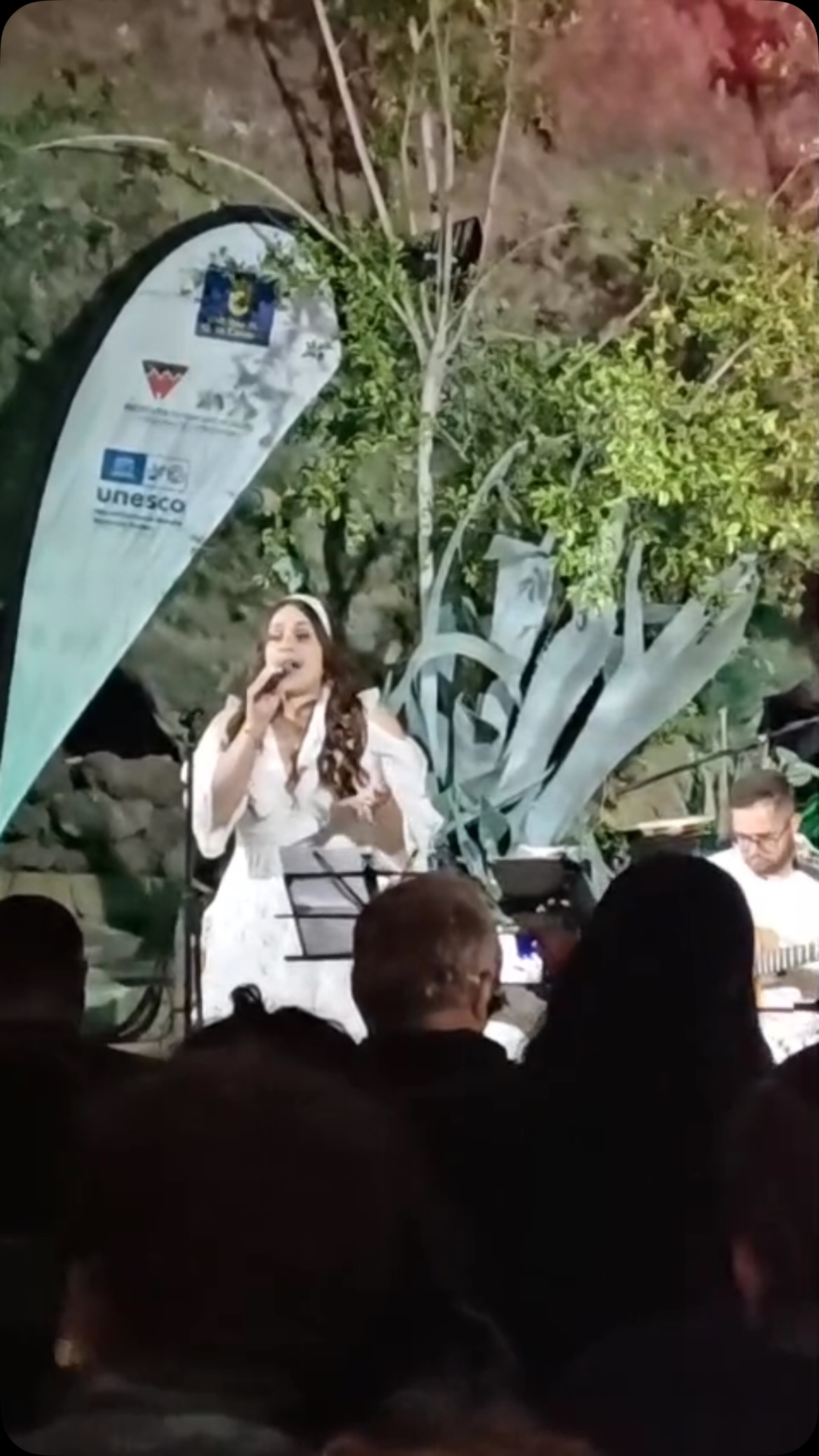 ✨ ECOS DEL PASADO ✨

Anoche en Artenara brilló la voz de nuestra compañera y solista Sonia Sosa

#orgulloguarache #Tradición #Folclore #Canarias #unidosporelfolclore UNESCO Turiscan