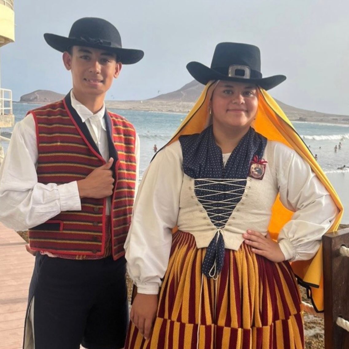Hoy es el cumple de nuestros compañeros Samuel y Zuleima

Muchas Felicidades y que pasen un gran día! 🎂🎶🙂

#tradición #folclore #guarache #compañeros #amistad unidosporelfolclore